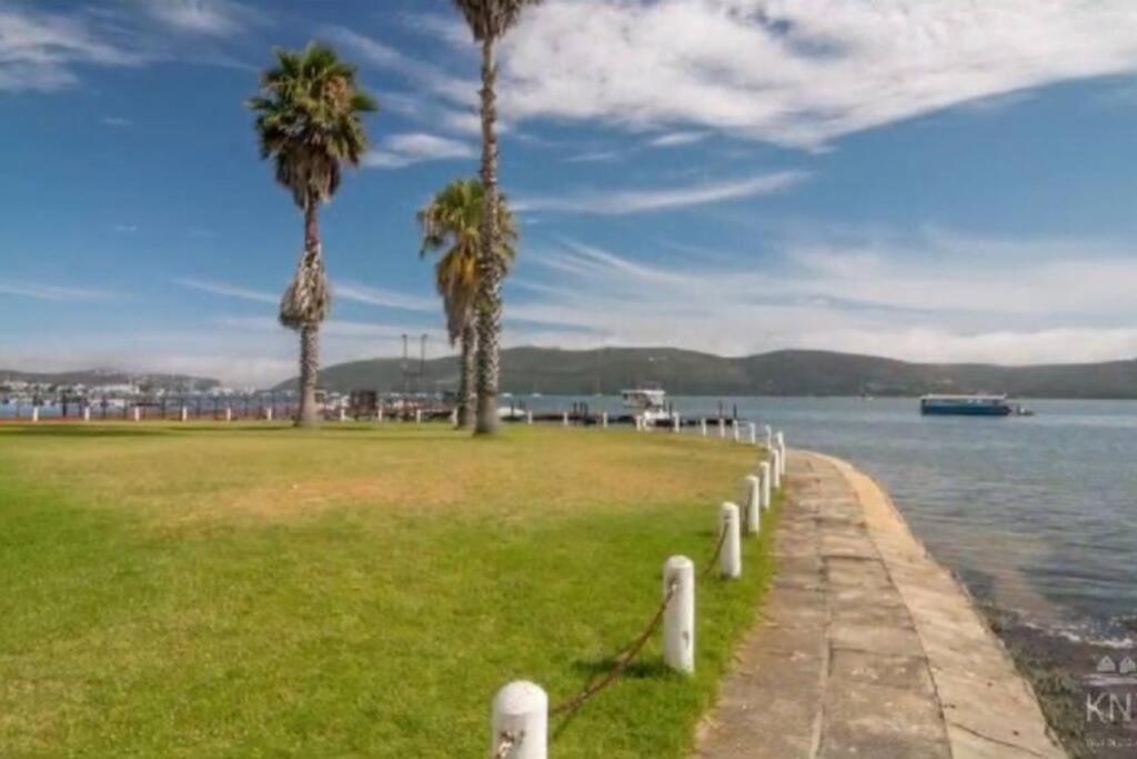 Waterfront Apartment Knysna Buitenkant foto